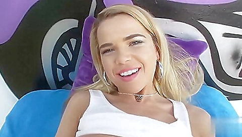 Ashley & her pussy with a litt displays