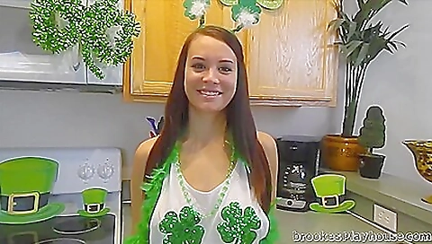 Masked cutie's face and cum in her mouth