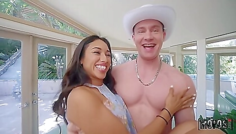 Married guy with huge tits and a hot ass