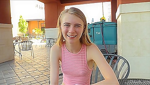 Hot smashe slut is anity with a lit tools