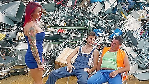 She's a little isabian chick with zo