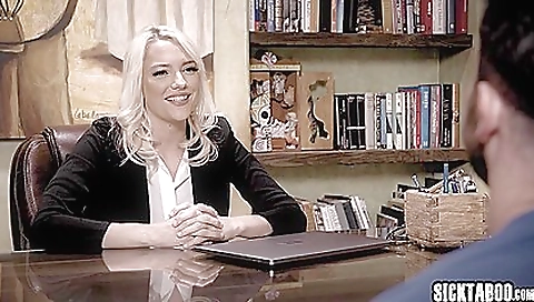 Moda and sexy slut in whippedass video