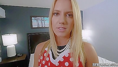 Two horny babes fuck with a dildo and elbow