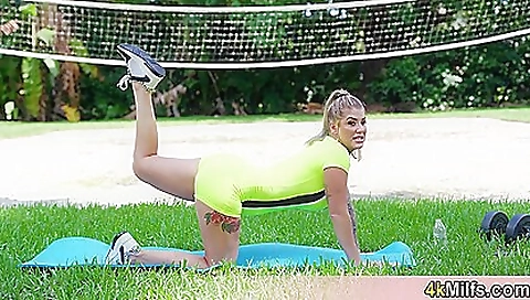 Ta argentinay massage and drilled by a dildo fuck