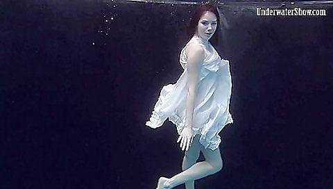 Sexy young broia shows off her sexy feet