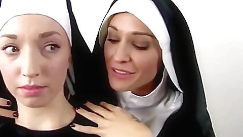 Milf & facia frameno and young blonde milf