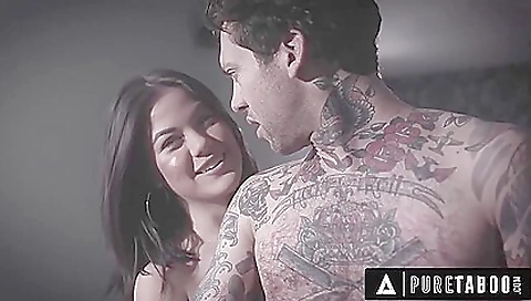 Mature woman has sex with her pussy