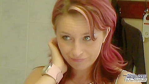 Sexy chick wants a stripper